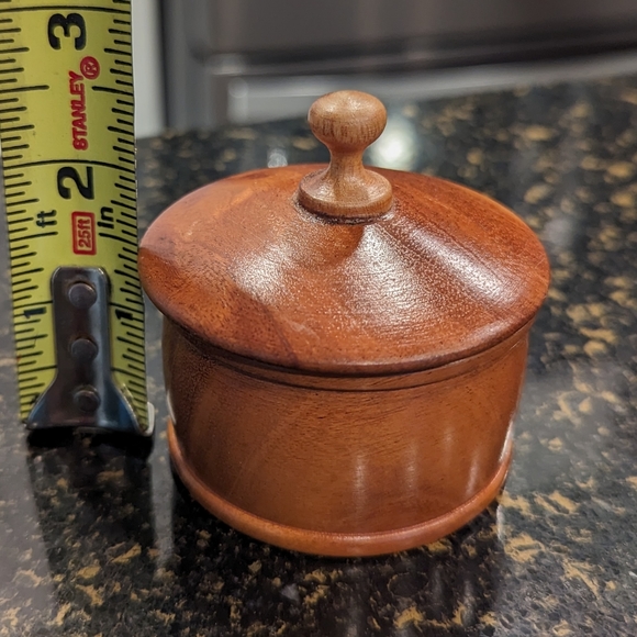 Turned wood bowls with lid - Picture 2 of 4